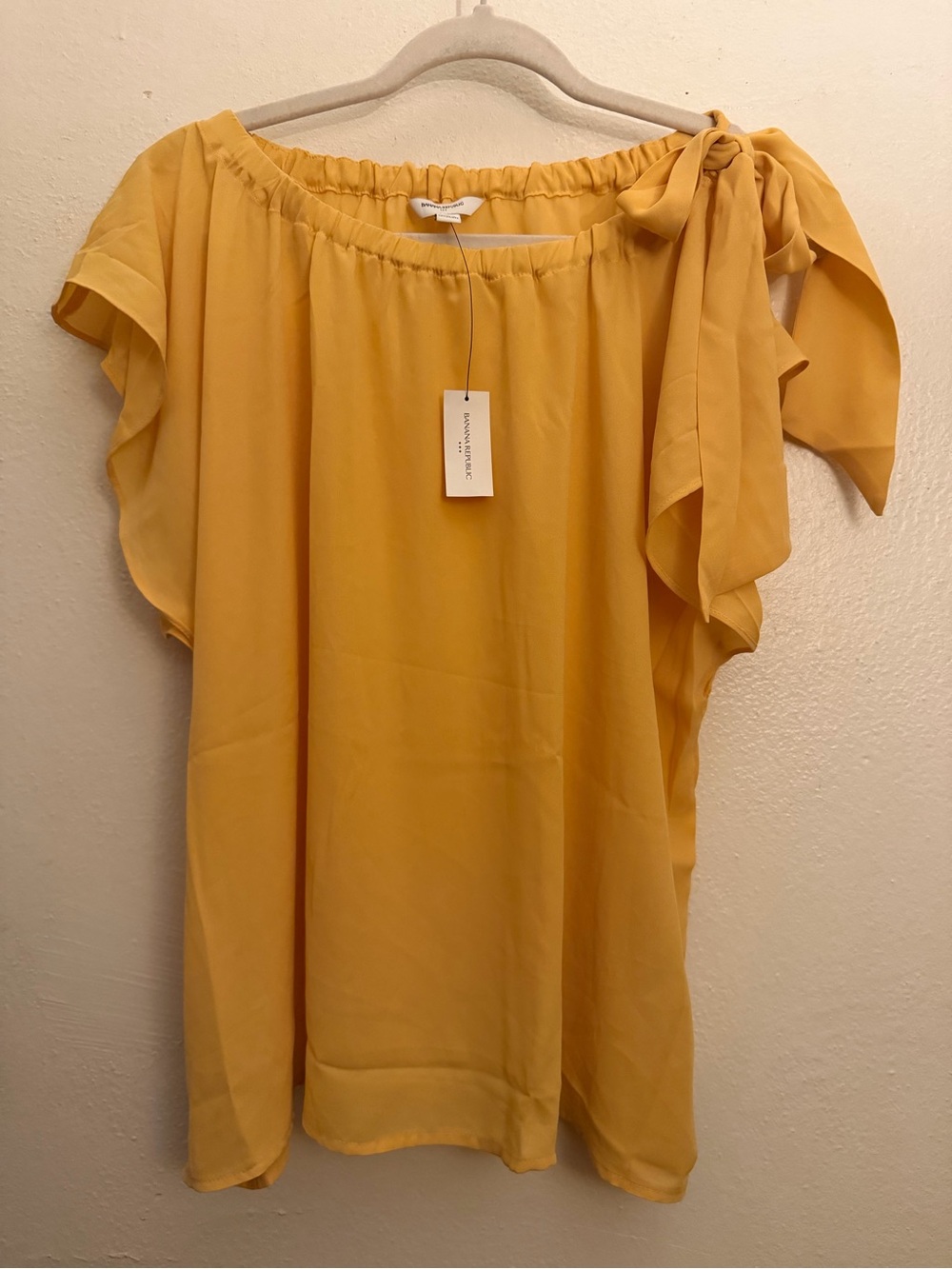 Banana Republic size L Yellow Off-Shoulder Tie-Sleeve Women’s Top